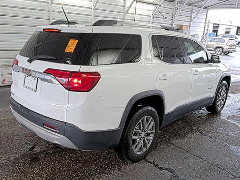 Used 2017 GMC Acadia SLE FWD image 3