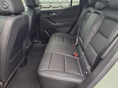 New 2026 Chevrolet Equinox LT w/ Convenience Package II FWD image 8