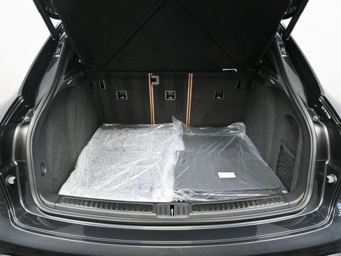 Certified 2026 Porsche Macan image 29