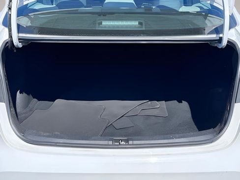 Used 2022 Toyota Corolla LE image 19