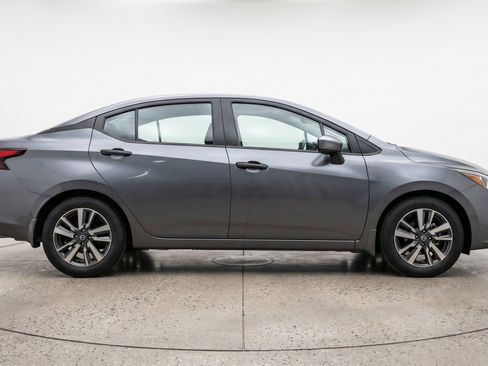 Used 2025 Nissan Versa SV FWD image 11