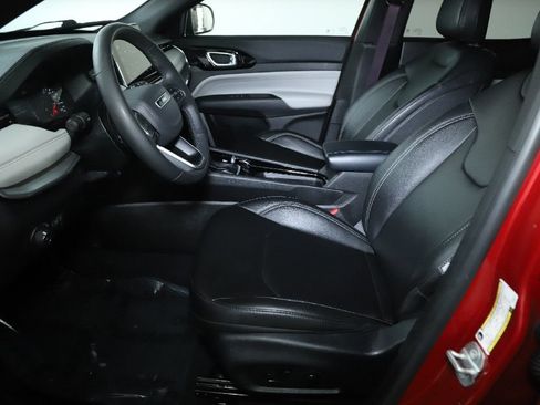 Used 2025 Jeep Compass Limited AWD/4WD image 18