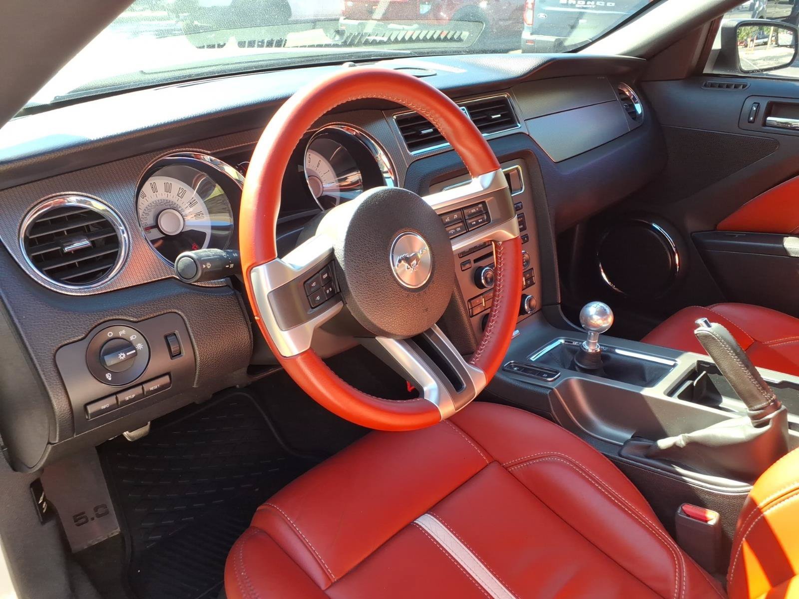 Used 2011 Ford Mustang GT Premium w/ Brembo Brake Pkg RWD image 17