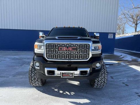 Used 2019 GMC Sierra 3500 Denali image 11