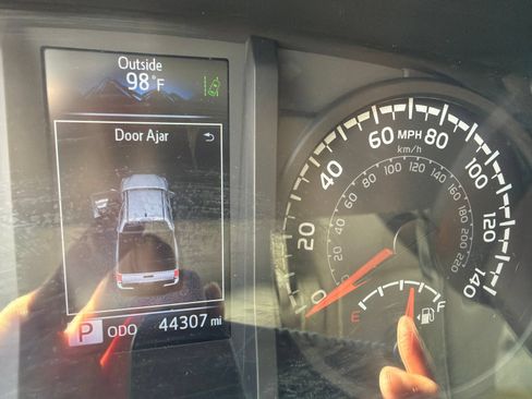Used 2021 Toyota Tacoma SR w/ SR Convenience Package RWD image 15