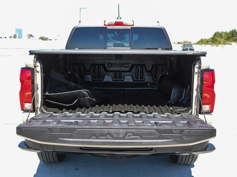 Used 2023 Chevrolet Colorado Z71 w/ Z71 Convenience Package 2 AWD/4WD image 25