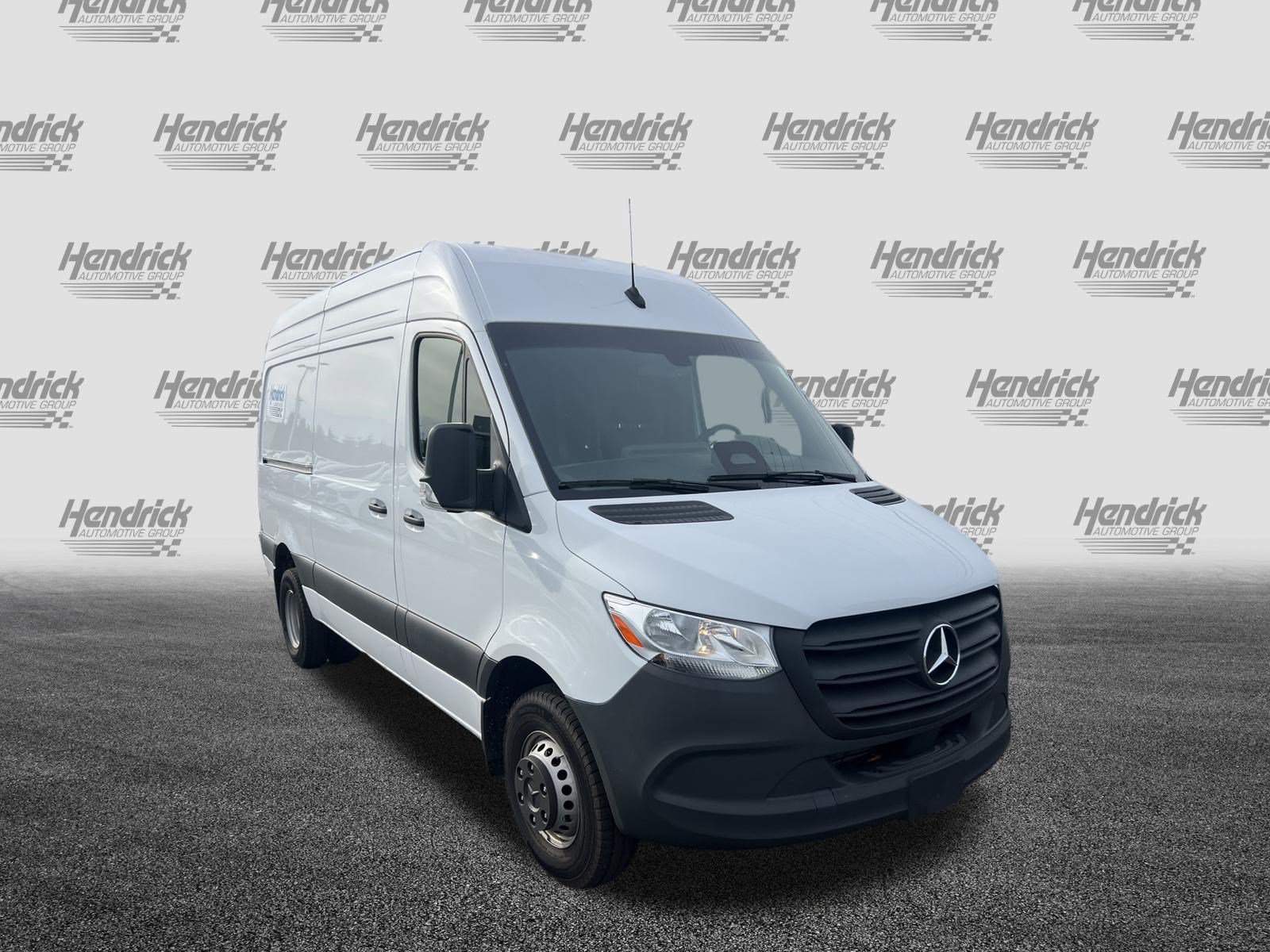 Used 2025 Mercedes-Benz Sprinter 3500 image 2