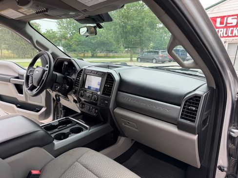 Used 2021 Ford F250 XLT w/ XLT Premium Package AWD/4WD image 16