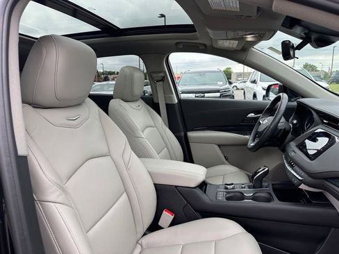 Used 2023 Cadillac XT4 Premium Luxury w/ Enhanced Visibility Package AWD/4WD image 20