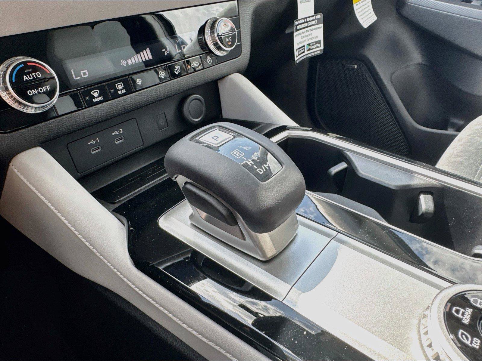 New 2026 Mitsubishi Outlander SE FWD image 23