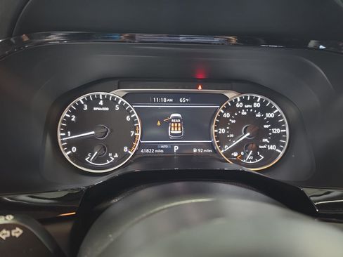 Used 2025 Nissan Pathfinder SV image 19