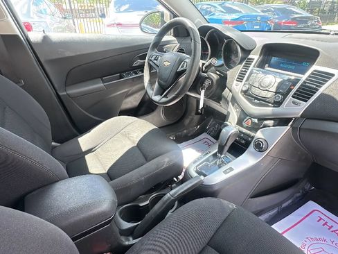 Used 2016 Chevrolet Cruze LT FWD image 17