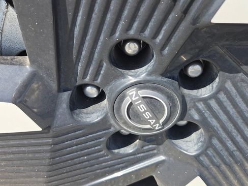 Used 2025 Nissan Kicks SR FWD image 17