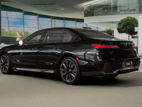 New 2026 BMW 760i xDrive image 2