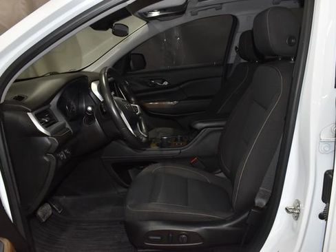 Used 2023 GMC Acadia SLE w/ Driver Convenience Package image 12