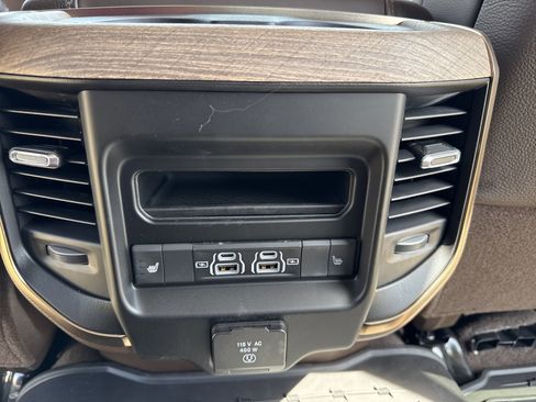 New 2025 RAM 2500 Limited image 34