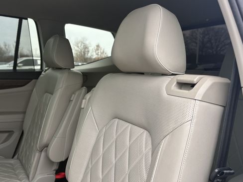 Used 2024 Volkswagen Atlas SEL Premium R-Line AWD/4WD image 64