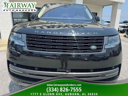 Used 2023 Land Rover Range Rover SE AWD/4WD image 3