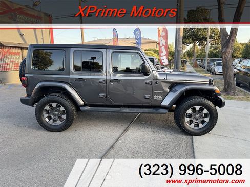Used 2018 Jeep Wrangler Unlimited Sahara AWD/4WD image 8
