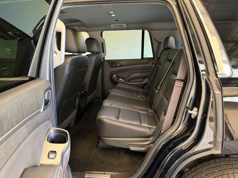 Used 2017 GMC Yukon SLT AWD/4WD image 30