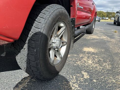Used 2012 Toyota Tacoma PreRunner image 9