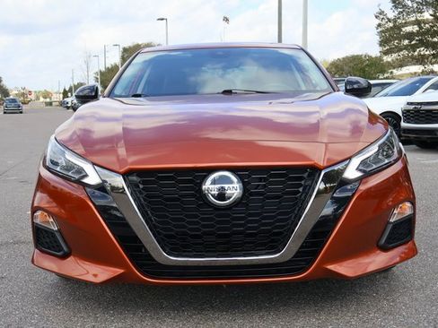 Used 2021 Nissan Altima 2.5 SR w/ SR Premium Package image 2