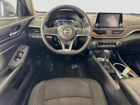 Used 2024 Nissan Altima 2.5 SV FWD image 20