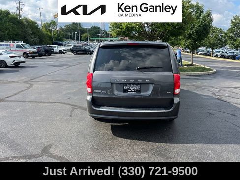 Used 2018 Dodge Grand Caravan SXT FWD image 6