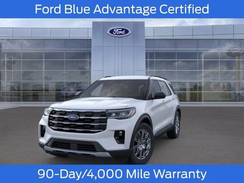 Used 2026 Ford Explorer Active w/ Active Comfort Package AWD/4WD image 3