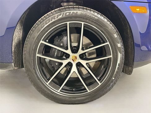 Certified 2026 Porsche Macan AWD/4WD image 14