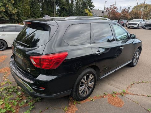 Used 2019 Nissan Pathfinder SV AWD/4WD image 8