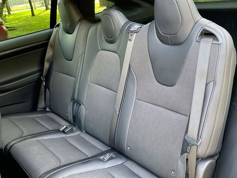 Used 2018 Tesla Model X 75D image 36