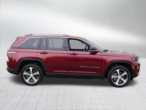 Used 2023 Jeep Grand Cherokee 4WD 4xe image 8
