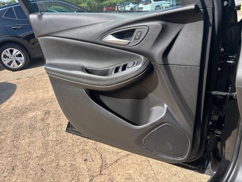 Used 2025 Buick Encore GX Preferred FWD image 18