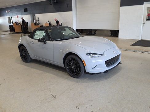 New 2025 MAZDA MX-5 Miata Club image 4