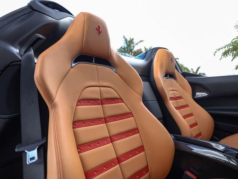 Used 2023 Ferrari SF90 Spider image 46