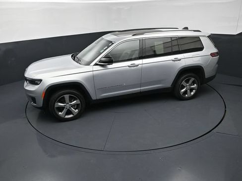Used 2021 Jeep Grand Cherokee L Limited w/ Luxury Tech Group II AWD/4WD image 15