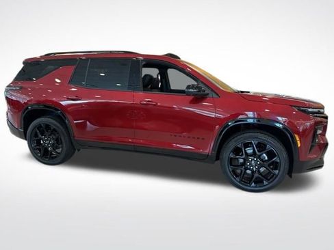 New 2026 Chevrolet Traverse RS w/ LPO, Floor Liner Package AWD/4WD image 6