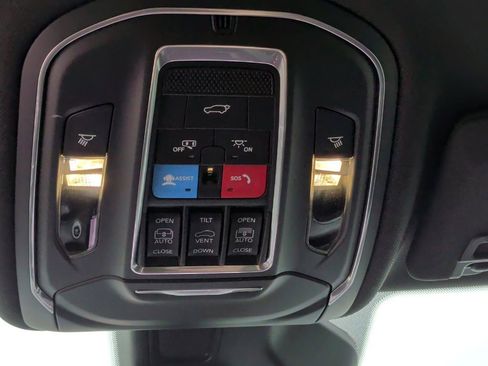 Used 2025 Jeep Grand Cherokee Limited w/ Black Appearance Package RWD image 22