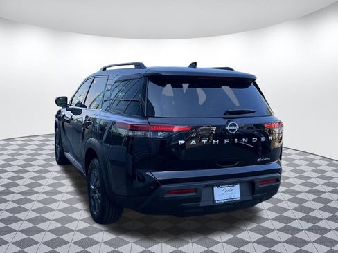 Used 2024 Nissan Pathfinder SV image 5