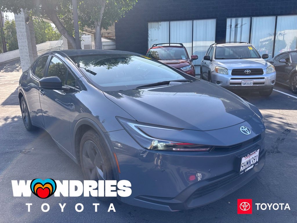 Used 2023 Toyota Prius LE FWD image 1
