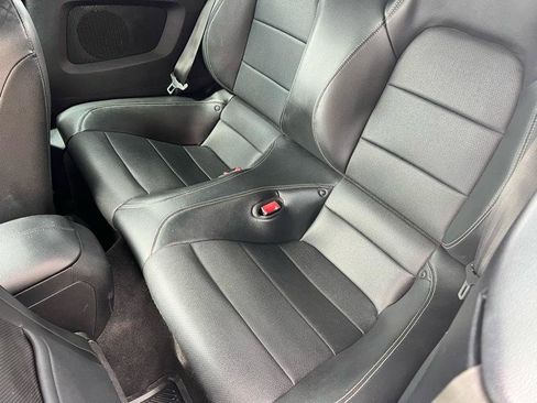 Used 2019 Ford Mustang Premium image 10