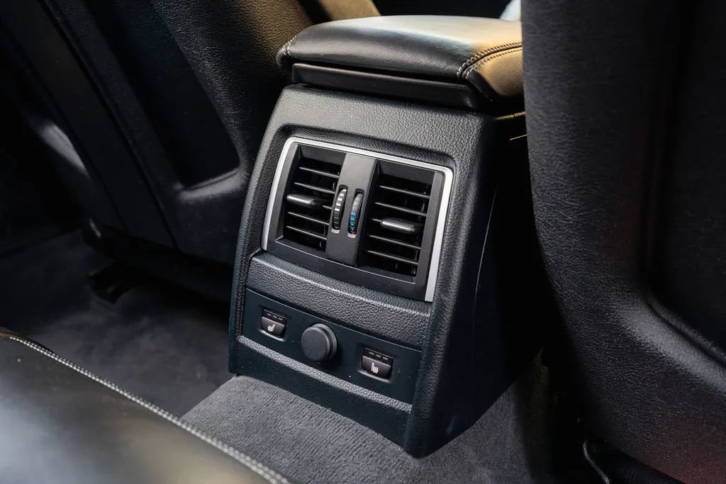 Used 2016 BMW M3 RWD image 18