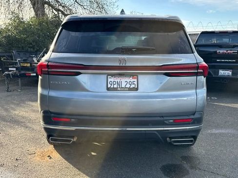 Used 2025 Buick Enclave Preferred image 4