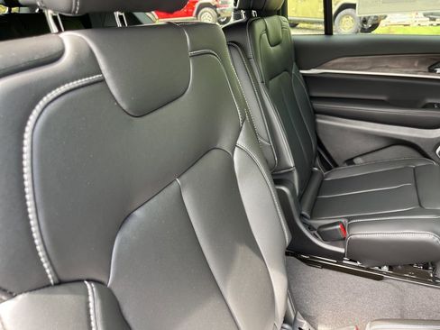 New 2026 Jeep Grand Cherokee L Limited AWD/4WD image 41