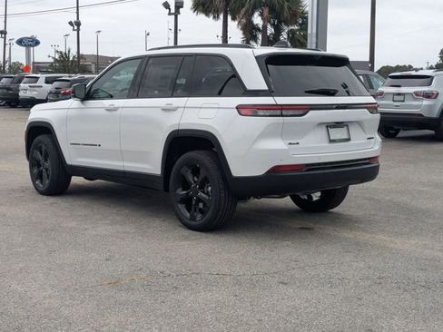 New 2025 Jeep Grand Cherokee Limited w/ Luxury Tech Group II AWD/4WD image 6
