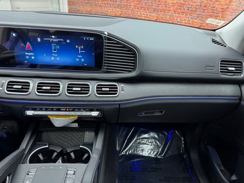 New 2026 Mercedes-Benz GLS 450 4MATIC image 17