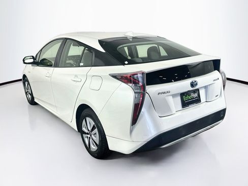 Used 2016 Toyota Prius Two FWD image 5