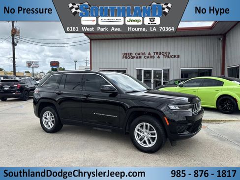 Used 2023 Jeep Grand Cherokee Laredo X RWD image 1