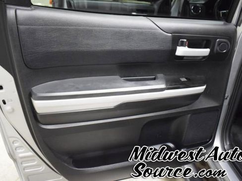 Used 2020 Toyota Tundra SR5 w/ SR5 Convenience Package AWD/4WD image 25